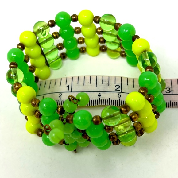 Stretchy gorgeous green & yellow beaded bracelet ! - Picture 2 of 2